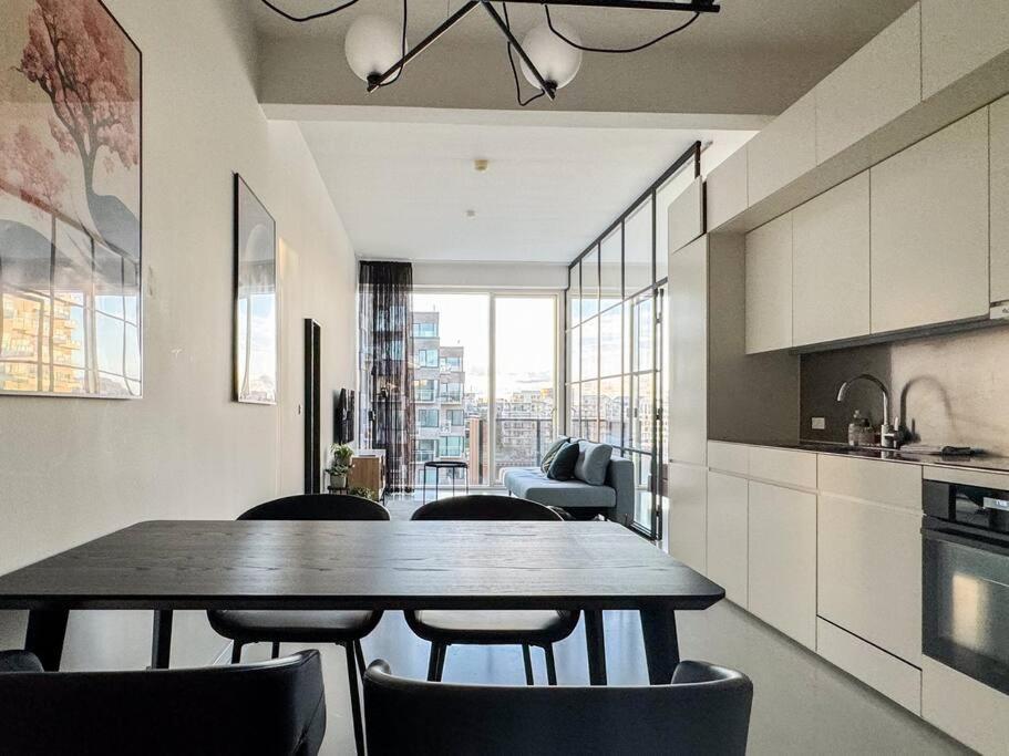 Chic Atelier With Breathtaking Waterfront Lejlighed *